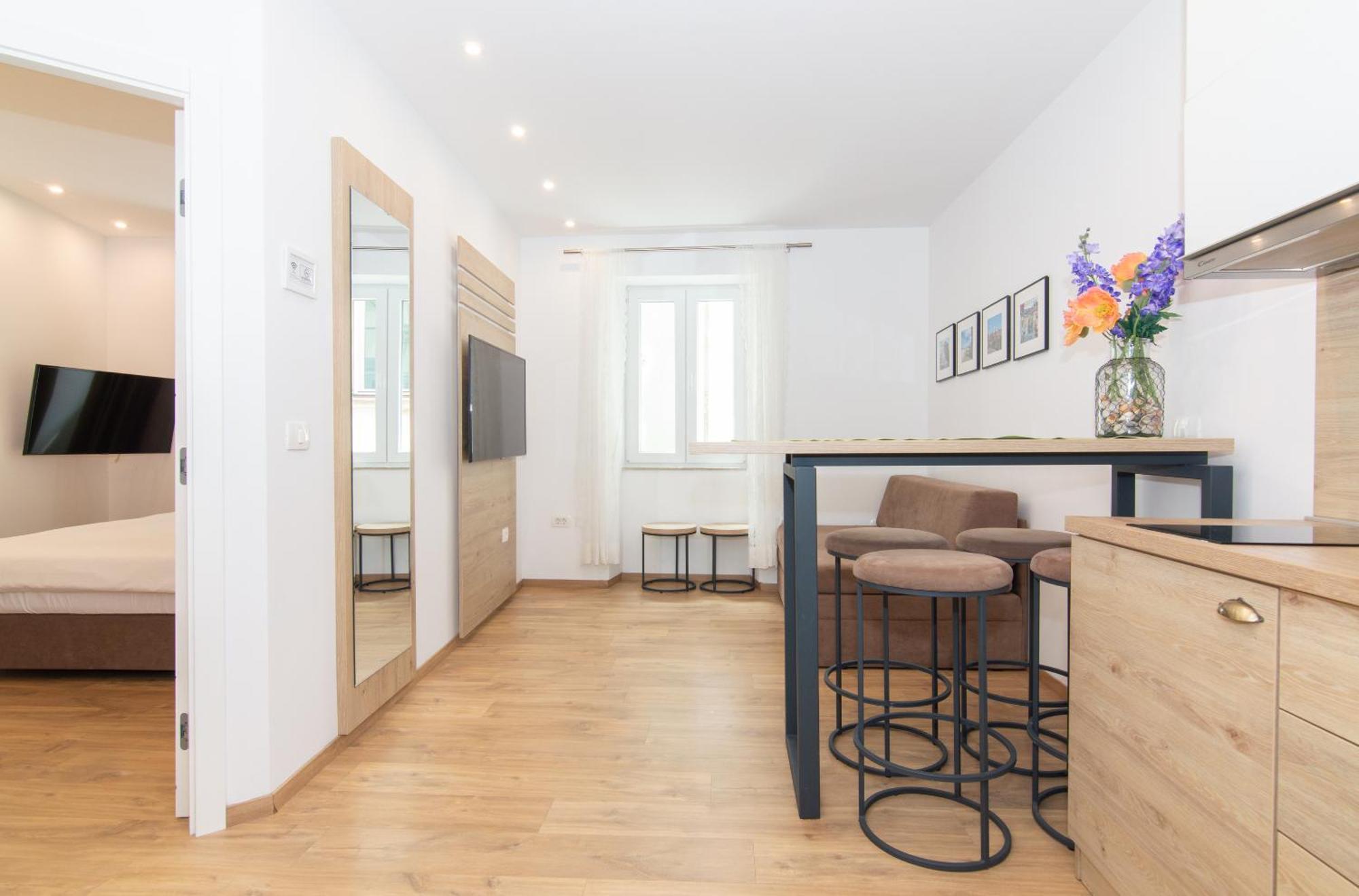 Casa Mia - Apartments & Suites Koper Bagian luar foto